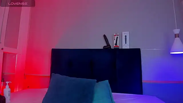 Leo Savage  online show from November 17, 2025, 3:43 am