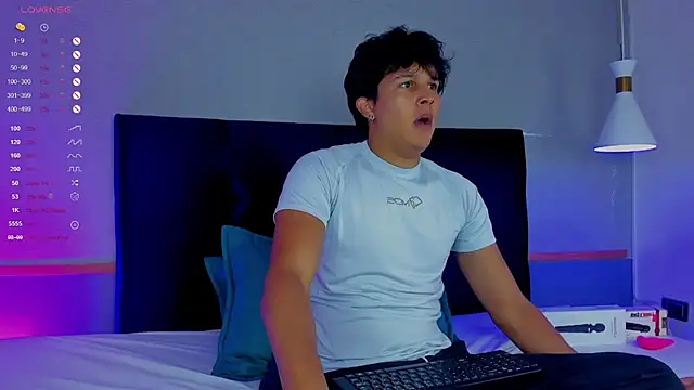 Leo Savage  online show from November 10, 2025, 3:44 am