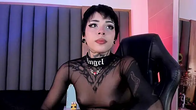 misstomie  online show from March 6, 2026, 8:48 pm