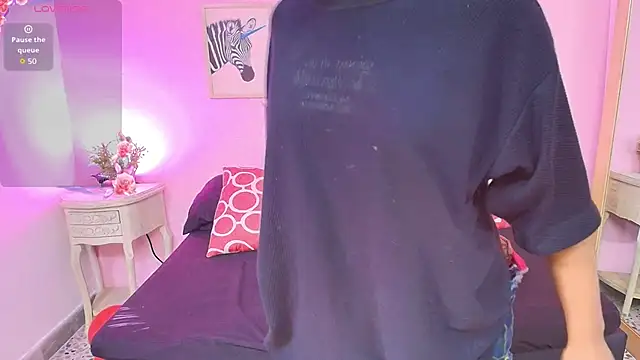 Snapshot of Nahomi_Rivera chatting on September 13, 2025, 12:49 pm Nahomi Rivera online show from September 13, 2025, 12:49 pm