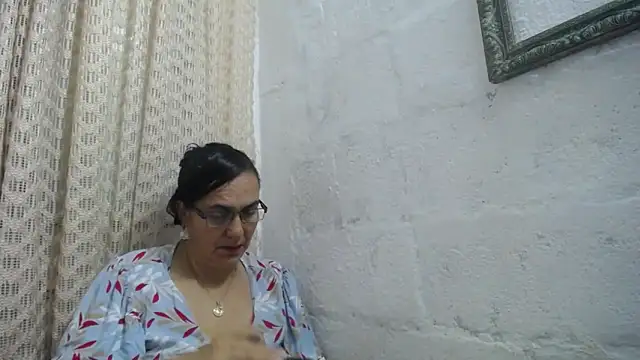 gabbyparker  online show from May 27, 2026, 10:11 am