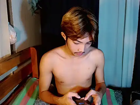 Snapshot of addicted_to_alex chatting on October 6, 2025, 5:13 pm addicted to alex online show from October 6, 2025, 5:13 pm