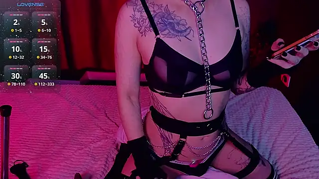 GothXRaven online show from November 11, 2025, 12:00 pm