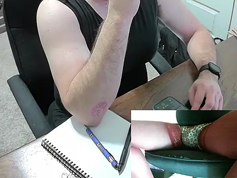 Snapshot of txcrossdresser09 chatting on February 25, 2026, 3:56 pm txcrossdresser09 online show from February 25, 2026, 3:56 pm