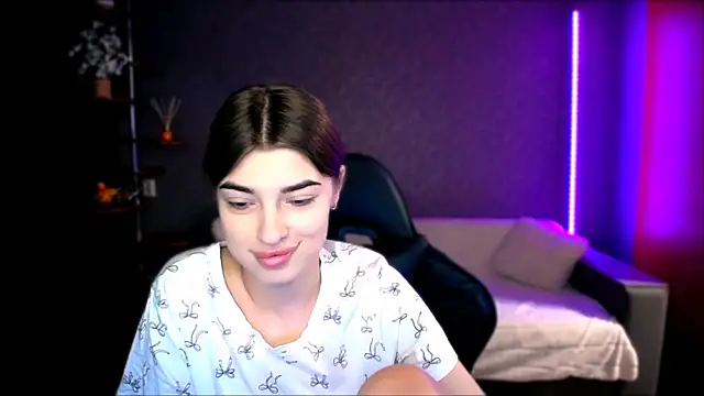 Dianaa Lee0 online show from September 19, 2025, 5:17 pm