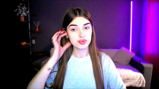 Dianaa Lee0 online show from September 24, 2025, 4:57 pm