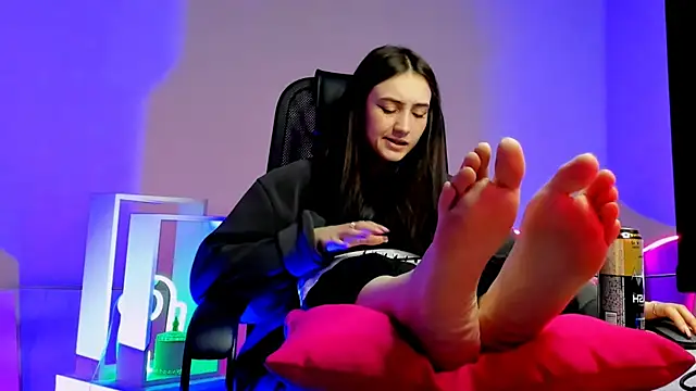 Snapshot of olivianorton chatting on November 24, 2025, 3:34 pm olivianorton online show from November 24, 2025, 3:34 pm