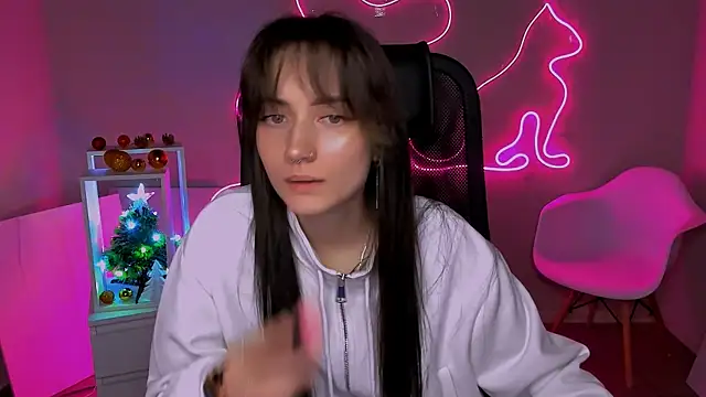 Snapshot of olivianorton chatting on January 11, 2026, 2:24 pm olivianorton online show from January 11, 2026, 2:24 pm