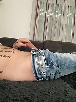 maxmaxmad8502 online show from March 19, 2026, 12:05 pm