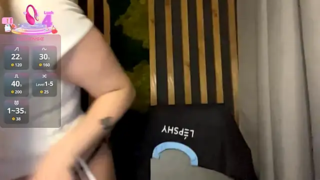 PandaFluff online show from October 26, 2025, 4:51 pm