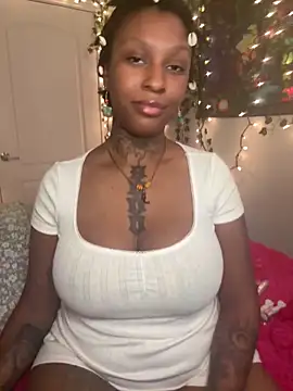 MistiSavannah online show from March 19, 2026, 12:43 am