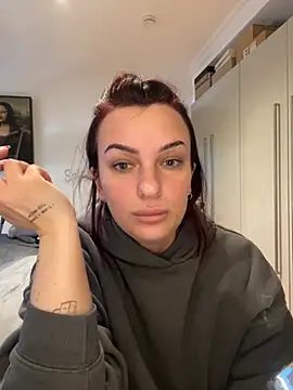 OliviaaFischer online show from March 3, 2026, 11:17 am