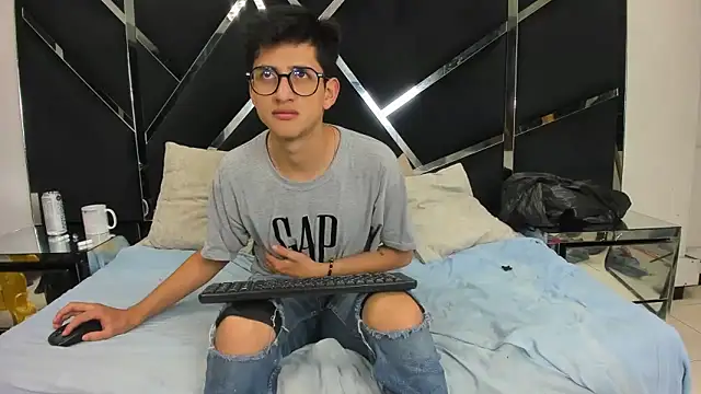 Snapshot of Noa_Arez chatting on February 1, 2026, 12:20 am Noa Arez online show from February 1, 2026, 12:20 am