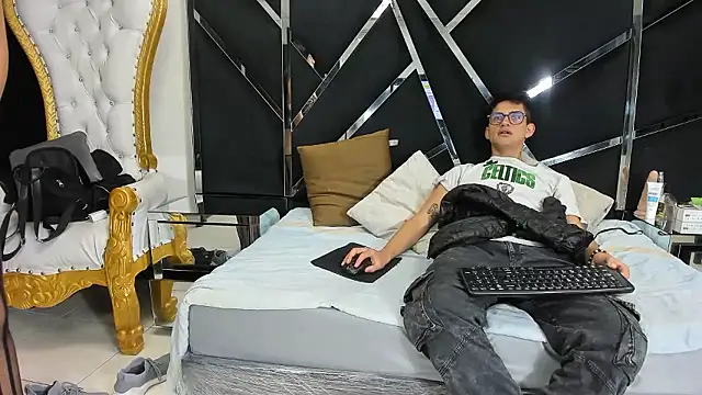 Snapshot of Noa_Arez chatting on January 17, 2026, 3:32 am Noa Arez online show from January 17, 2026, 3:32 am