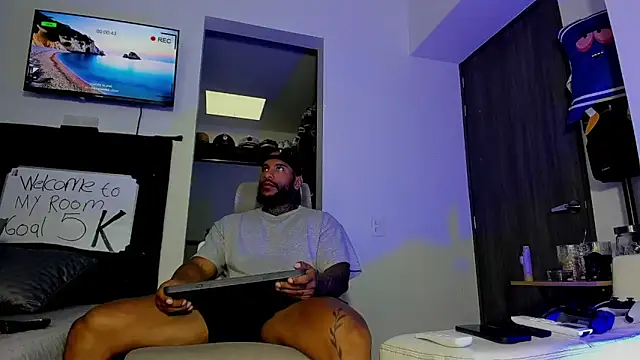 Snapshot of Andrew_Johnnson chatting on December 20, 2025, 5:27 pm Andrew Johnnson online show from December 20, 2025, 5:27 pm