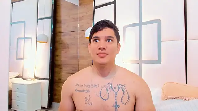 RaymondMorris online show from October 19, 2025, 8:11 pm