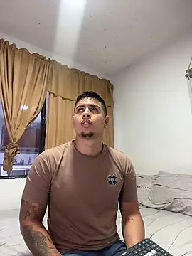 Snapshot of miaftmax chatting on February 20, 2026, 7:05 pm miaftmax online show from February 20, 2026, 7:05 pm