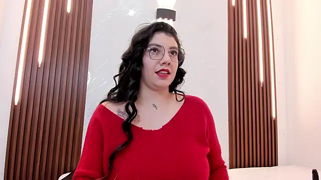 CarolinaMejia online show from December 5, 2025, 4:38 pm