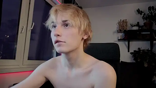 Your avatar online show from March 19, 2026, 8:42 pm