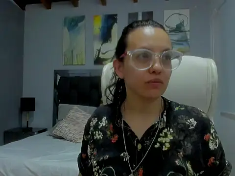 dalila macherano1 online show from November 3, 2025, 3:15 pm