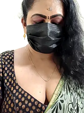 Snapshot of Sweetie_swetha37 chatting on February 18, 2026, 8:11 am Sweetie swetha37 online show from February 18, 2026, 8:11 am