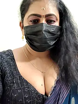 Snapshot of Sweetie_swetha37 chatting on March 4, 2026, 8:55 am Sweetie swetha37 online show from March 4, 2026, 8:55 am