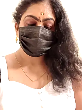 Snapshot of Sweetie_swetha37 chatting on March 1, 2026, 11:27 pm Sweetie swetha37 online show from March 1, 2026, 11:27 pm