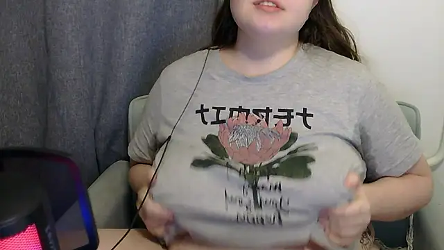 Snapshot of brattyprincessemma chatting on February 14, 2026, 9:04 pm brattyprincessemma online show from February 14, 2026, 9:04 pm