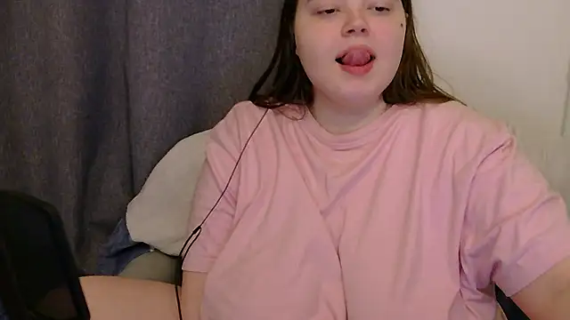 Snapshot of brattyprincessemma chatting on January 14, 2026, 4:54 pm brattyprincessemma online show from January 14, 2026, 4:54 pm