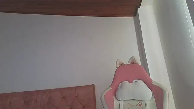 Crystal Star  online show from October 24, 2025, 3:22 pm