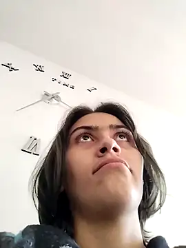 Crystal Star  online show from November 29, 2025, 9:37 pm