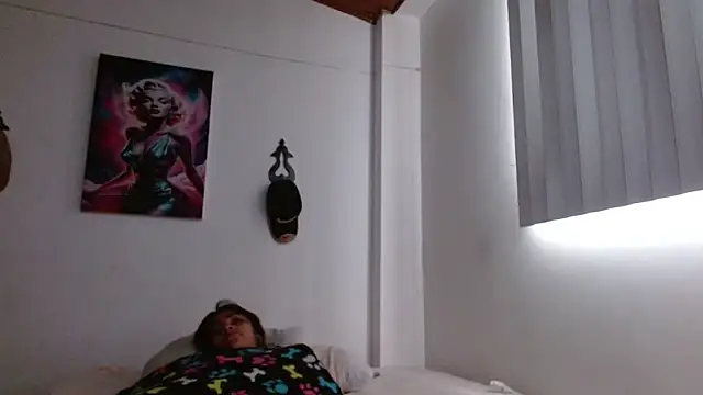 Crystal Star  online show from April 17, 2026, 12:41 pm