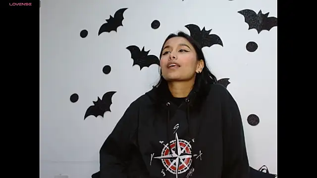 Gia Lee online show from October 25, 2025, 3:17 am