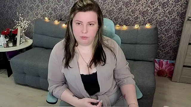 Snapshot of Lillit__ chatting on October 21, 2025, 8:41 pm Lillit online show from October 21, 2025, 8:41 pm