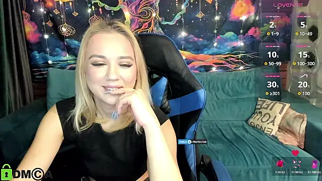 CrystalGirl99 online show from January 12, 2026, 7:37 am