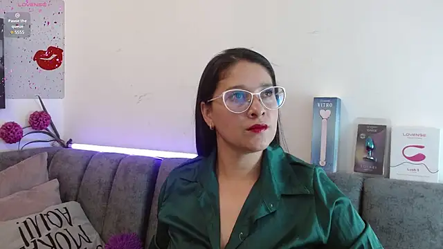 Snapshot of Alana_steel_1 chatting on April 22, 2026, 7:31 pm Alana steel 1 online show from April 22, 2026, 7:31 pm