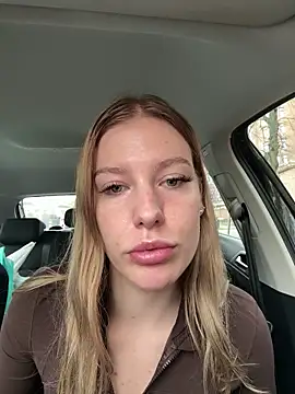 Chloemillerrxx online show from November 28, 2025, 12:49 pm