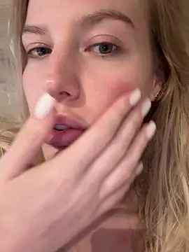 Chloemillerrxx online show from September 21, 2025, 5:40 pm