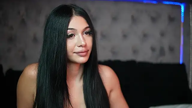 Snapshot of GiuliaSya chatting on September 25, 2025, 10:05 pm GiuliaSya online show from September 25, 2025, 10:05 pm