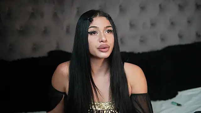 Snapshot of GiuliaSya chatting on October 11, 2025, 10:11 pm GiuliaSya online show from October 11, 2025, 10:11 pm