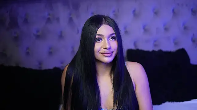Snapshot of GiuliaSya chatting on October 9, 2025, 8:31 pm GiuliaSya online show from October 9, 2025, 8:31 pm