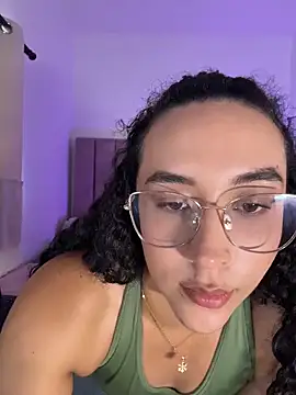 alehia cute online show from May 15, 2026, 8:07 pm