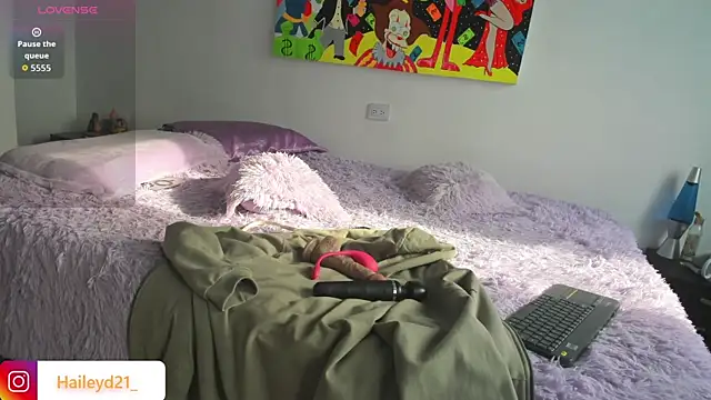 Snapshot of HaileyDuke chatting on November 8, 2025, 12:42 pm HaileyDuke online show from November 8, 2025, 12:42 pm