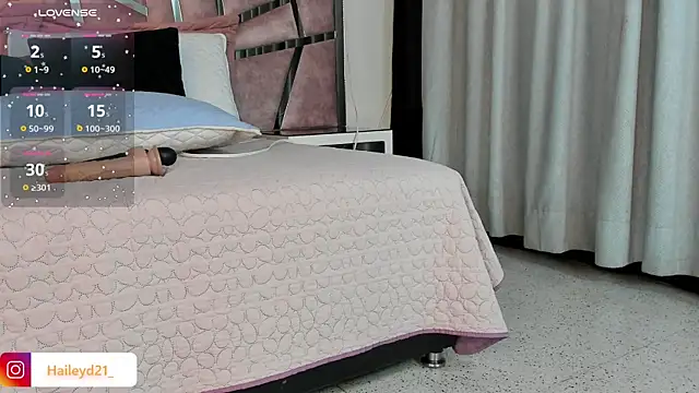 Snapshot of HaileyDuke chatting on September 22, 2025, 5:30 pm HaileyDuke online show from September 22, 2025, 5:30 pm