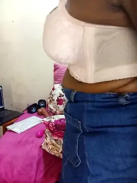 Snapshot of PRETTYJANE36 chatting on December 2, 2025, 8:43 pm PRETTYJANE36 online show from December 2, 2025, 8:43 pm