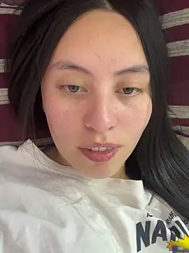 madissooon   online show from April 30, 2026, 7:04 am