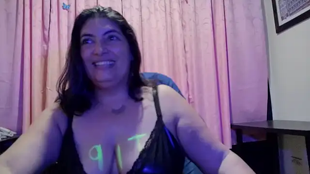 lina maria99 online show from April 7, 2026, 1:51 am