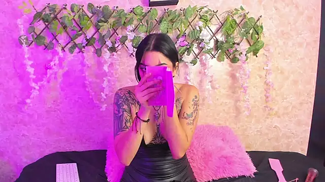 ImEmily444 online show from October 19, 2025, 1:30 am