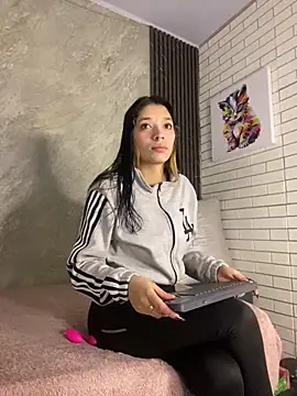 stepha   online show from November 7, 2025, 11:37 am