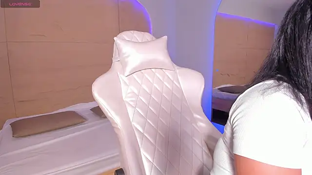 HannahMontgomery online show from November 12, 2025, 4:11 pm